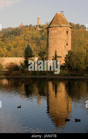 Blauer Hut mit der Burg Windeck und wachenburg Stockfoto