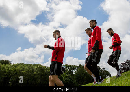 Hensol, Wales, Großbritannien. 7. Juni 2017. Hensol, Wales, UK, 7. Juni 2017. Ben Davies, Chris Gunter, Aaron Ramsey und Joe Ledley kommen für Wales Nationalmannschaft Training Hensol Schloss vor der Seite FIFA WM 2018-Qualifikationsspiel gegen Serbien. Picture by Credit: Mark Hawkins/Alamy Live-Nachrichten Stockfoto