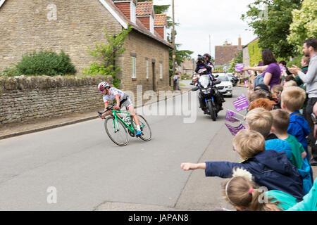 OVO Energie Frauen Tour Etappe 1 - Daventry zu Kettering Stockfoto