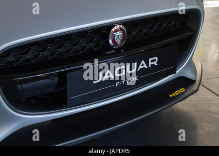 Turin, Italien, 7. Juni 2017. Detail der Jaguar F-Type 400 Sport. Parco Valentino Auto show hosts Autos vieler Automobilhersteller und Konstrukteure in Valentino Park in Turin, Italien. Stockfoto
