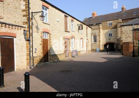 Towcester Museum, Towcester, Northamptonshire, befindet sich in White Horse Hof, früher war der Hof einer georgischen Postkutschenstation Stockfoto