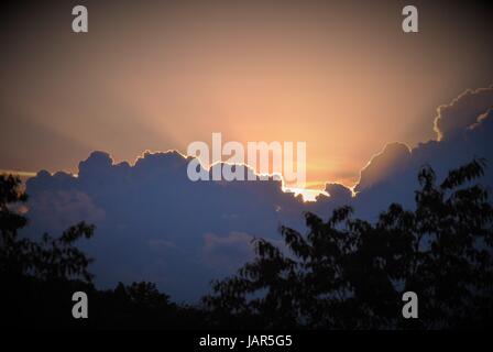 Untergehende Sonne Stockfoto