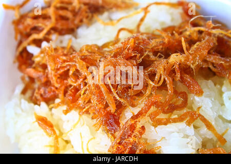 Klebreis mit süßer Kotelett. Thailändische Spezialitäten. Nord-thai-Küche Stockfoto