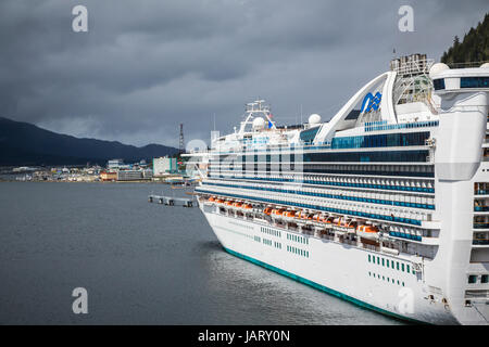 Der Star Princess cruise Schiff angedockt in Ketchikan, Alaska, USA. Stockfoto