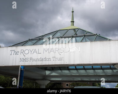 Die Hauptrezeption im Royal Marsden Hospital in Sutton, London. Stockfoto