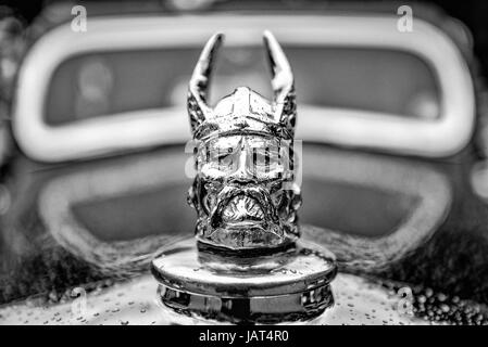 Wikinger-Kopf auf der Vorderseite von einer alten Rover-10. Stockfoto