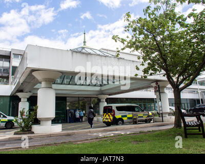 Die Hauptrezeption im Royal Marsden Hospital in Sutton, London. Stockfoto