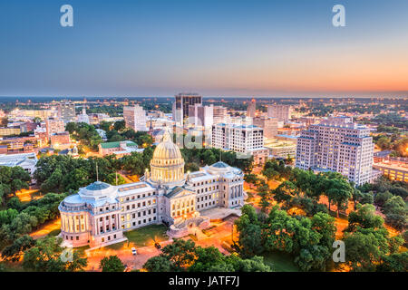 Jackson, Mississippi, USA Stadtbild in der Abenddämmerung. Stockfoto