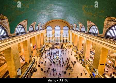 NEW YORK CITY - 28. Oktober 2016: Innenansicht von der Haupthalle im historischen Grand central Terminal. Stockfoto