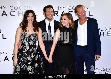 Rachel Weisz, (L - R) Sam Claflin, Holliday Grainger und Iain Glen Teilnahme an der Uraufführung von meine Cousine Rachel auf Picturehouse Central Cinema in Piccadilly, London statt. Stockfoto