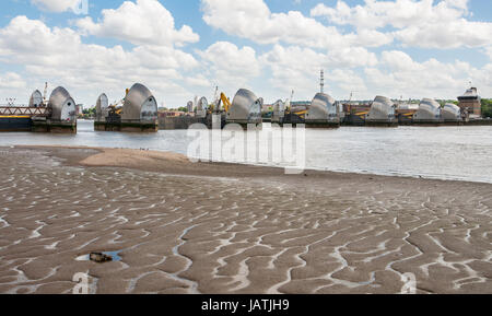 Die Thames Barrier - bewegliche Sperrwerks im Osten von London, Vereinigtes Königreich Stockfoto
