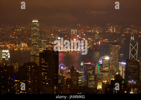 Blick auf Kowloon, Victoria Harbour und zentral, vom Victoria Peak, Hong Kong Island, Hongkong, China Stockfoto