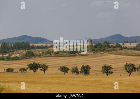 Blick von der Teufelsmauer Auf Die Teufelsmühle Stockfoto