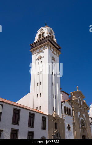Kirchturm Auf der Kanarischen Insel Teneriffa. Stockfoto