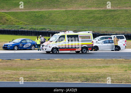 Sydney, Australien 3. Juni 2017: Motorsport-Australien (MRA) Runde 4 auf Sydney Motorsport Park. Abgebildet ist ein Sturz während der Super-TT Rennen aufgetreten ist. Stockfoto