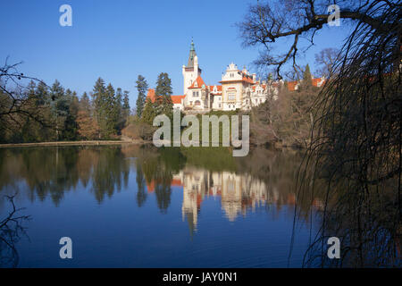 Pruhonice Herrenhaus und Park in Praque, Tschechische Republik Stockfoto