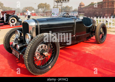 New Delhi, Indien - Februar 6, 2016: Retro Bugatti Oldtimer Sportwagen auf Anzeige am 21 Gun Salute Internationale Oldtimer Rallye 2016 am Roten Fort Stockfoto