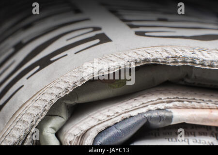 Haufen von Zeitungen Nahaufnahme Makroaufnahme Stockfoto