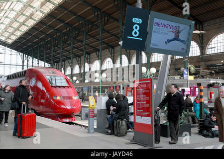 Gleis 8 am Gare du Nord, Bahnhof für Reisende auf Eurostar und nach Nordfrankreich. Stockfoto