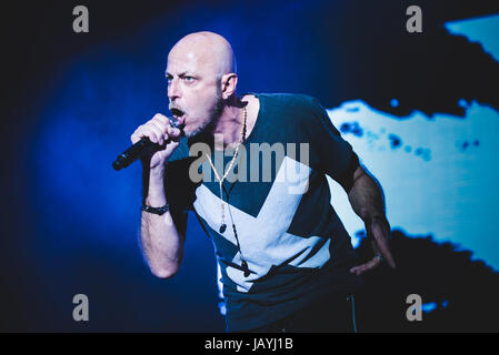 Negrita ist eine italienische Band aus Arezzo, Toskana. 1991 gegründet, hieß die Band nach dem Lied "Hey Negrita", enthalten in The Rolling Stones Album schwarz und blau, 1976 veröffentlicht. (Foto von: Alessandro Bosio/Pacific Press) Stockfoto