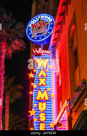 Berühmte Wachsfigurenkabinett am Hollywood Boulevard in der Nacht - LOS ANGELES - Kalifornien Stockfoto
