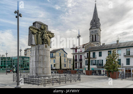 Denkmal für die gefallenen im ersten Weltkrieg, Kirche des Heiligen Herzens, Lourdes, Frankreich getötet. Stockfoto