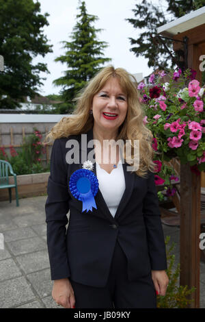 Orpington, 8. Juni 2017, Stadtrat Kim Botting auf die konservative club am Wahltag in Orpington. © Keith Larby/Alamy Live News Stockfoto