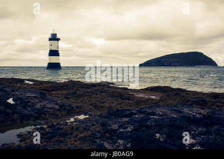 Penmon Point Lighthouse - Trwyn Du Leuchtturm Stockfoto