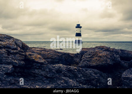 Penmon Point Lighthouse - Trwyn Du Leuchtturm Stockfoto