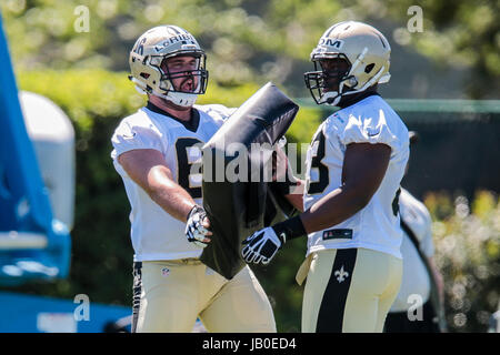 Metairie, Los Angeles, USA. 8. Juni 2017. New Orleans Saints Wache Josh LeRibeus (61) beteiligt sich an organisierten Team-Aktivitäten bei der New Orleans Saints Schulungseinrichtung in Metairie, Louisiana Bildnachweis: Cal Sport Media/Alamy Live-Nachrichten Stockfoto