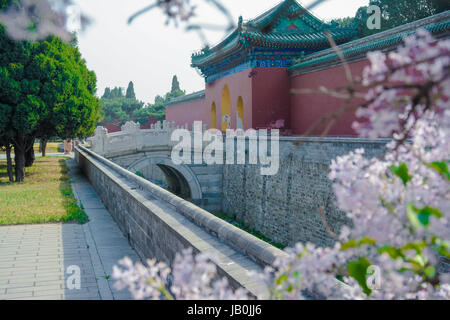 Beijin, Beijin, China. 9. Juni 2017. Palast der Abstinenz liegt im Nordwesten des kreisrunden Hügel Altars und neben dem Westtor des Parks von der Temple of Heaven. Es war ein Ort für den Kaiser aus der Nahrung zu enthalten, bevor die verehren Himmel Zeremonie begann. Es verfügt über mehrere markante Gebäude, wie der Beamless-Halle, der Rest-Palast und den Glockenturm. Bildnachweis: SIPA Asien/ZUMA Draht/Alamy Live-Nachrichten Stockfoto