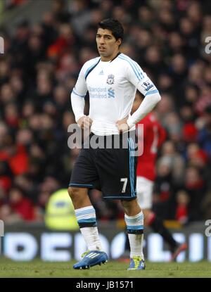 LUIS SUAREZ LIVERPOOL FC OLD TRAFFORD MANCHESTER ENGLAND 11. Februar 2012 Stockfoto