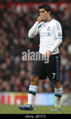 LUIS SUAREZ LIVERPOOL FC OLD TRAFFORD MANCHESTER ENGLAND 11. Februar 2012 Stockfoto