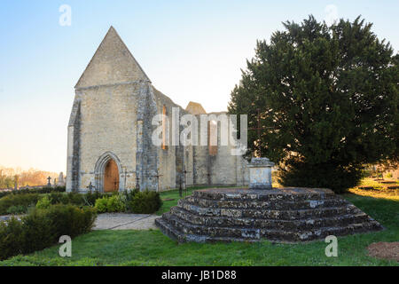 Loiret (45), Yèvre-la-Ville, Ancienne Commune de Yèvre-le-Châtel, Classée Dans Les Plus Beau Dorf de France, Frankreich, Église Saint-Lubin / / Frankreich, Stockfoto