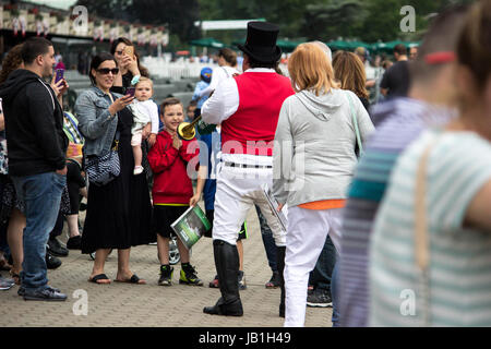 Ein Tag an der Belmont Park Rennbahn Rennen - Elmont New York - eine kurze Reihe von Bilder zeigen ehrliche racing Bilder. Stockfoto