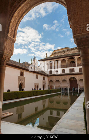 Patio de Los Mapuches (Gerichtshof der Myrten), Palacios Nazaríes, La Alhambra, Granada, Spanien Stockfoto