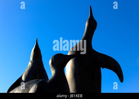 Pinguin Statuen, bronze Statuen, Scottish Seabird Centre, den Hafen, die North Berwick, Schottland, Großbritannien Stockfoto