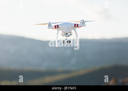 Stock Foto - Phantom-Drohne mit Kamera angeschlossen Stockfoto