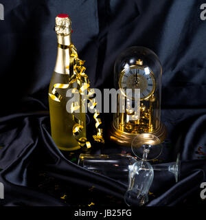 Sylwester Glas und Champagner Stockfoto