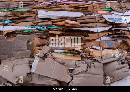 Stapel aus Recycling-Karton Stockfoto