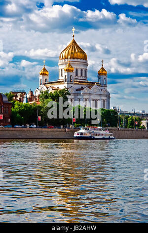 Kathedrale von Christus dem Erlöser und schöne Laternen, Moskau, Russland Stockfoto