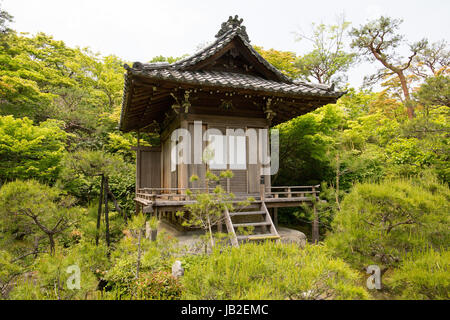 Ein Tempel im Bereich der Arashiyama Bambushain Stockfoto