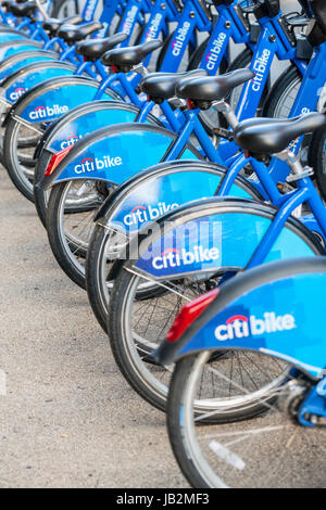 Fahrrad in einer Reihe, Citi Fahrrad,, New York City Stockfoto