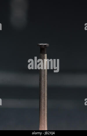 Stahl-Fräser für Zahnkronen in der Mundhöhle Stockfoto