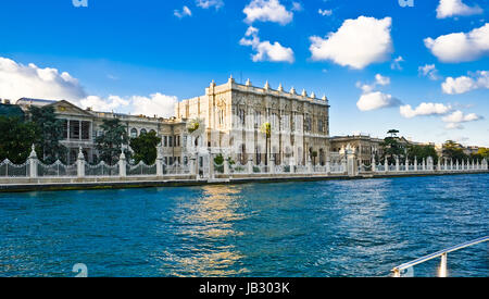 Dolmabahce Palast, Blick vom Bosporus, Istanbul, Türkei Stockfoto