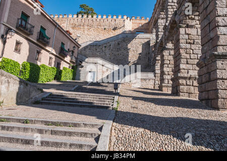 Teilansicht des römischen Aquädukts befindet sich in der Stadt Segovia, UNESCO-Weltkulturerbe, Spanien Stockfoto