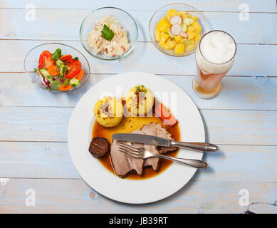 Bayerische Weißwurst Mit Brezel Stockfoto