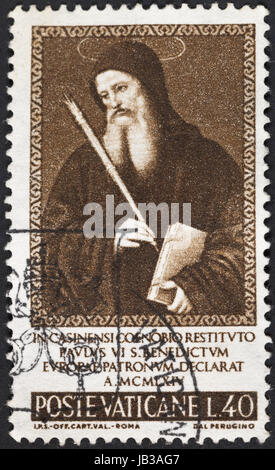 Vatikan - ca. 1965: Eine Briefmarke gedruckt in der Vatikan zeigt Patron Saint Benedict von Malerei Pietro Vannucci Perugino, ca. 1965 Stockfoto