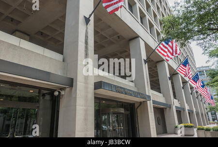 Federal Bureau of Investigation-Hauptquartier in Washington, DC. Melden Sie sich über Tür.  J. Edgar Hoover Building benannt nach dem ersten FBI Direktor. Stockfoto