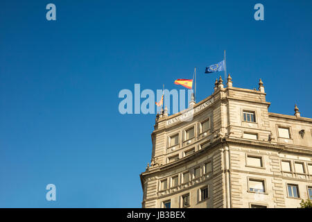 Detail der Banco de España-Gebäude in der Dämmerung in Barcelona. Stockfoto
